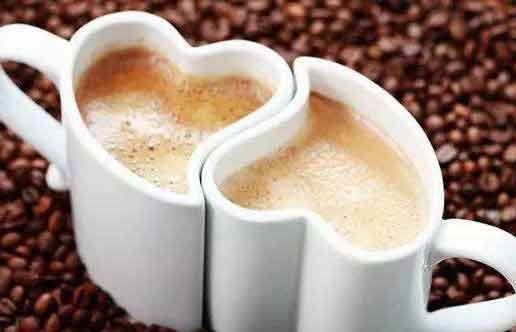 يتم استخدام السيليكا المدخنة ودرجة الطعام السيليكا المترسبة في القهوة ومسحوق الحليب.